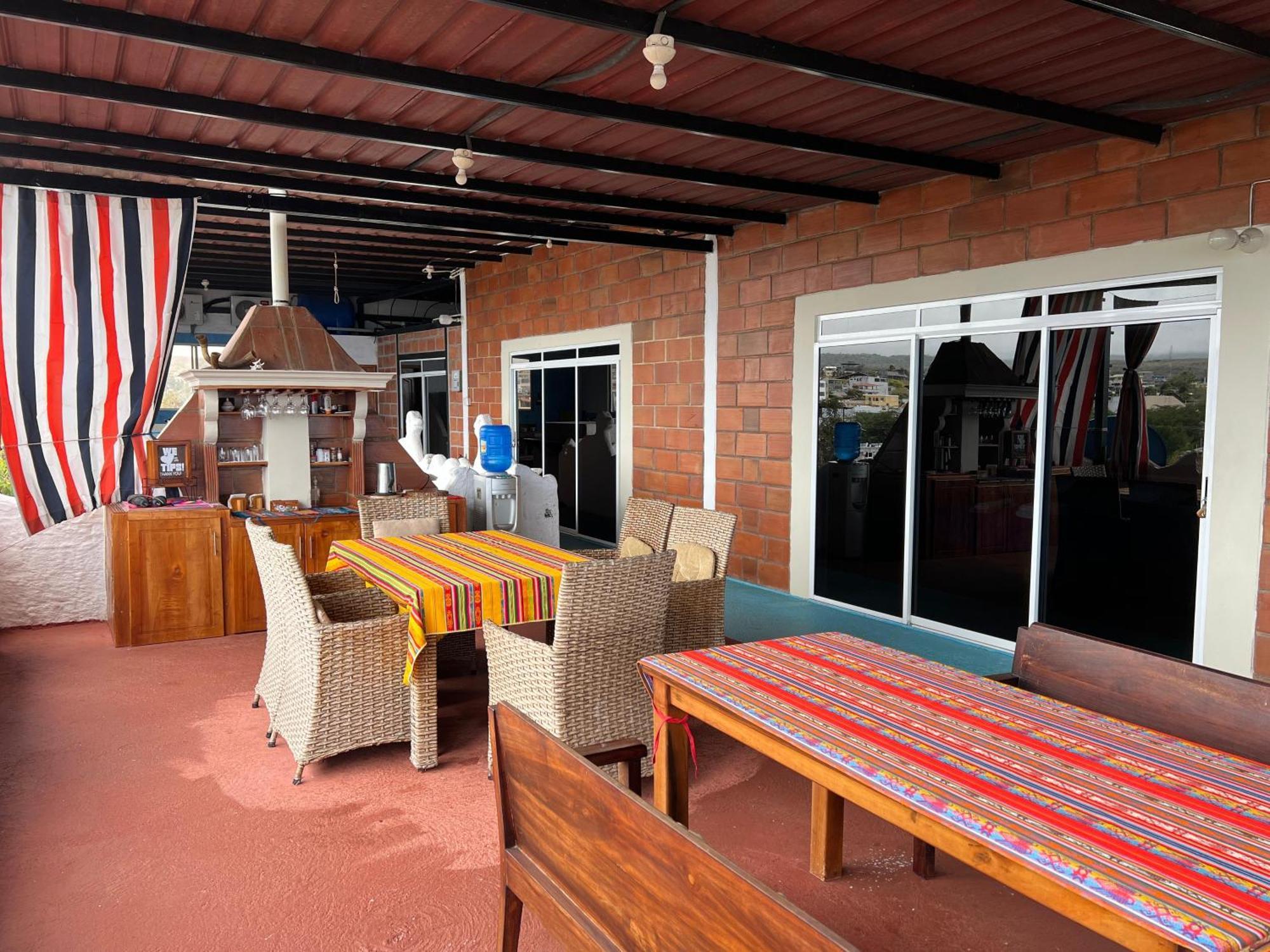 Hostal Cattleya Puerto Baquerizo Moreno Exterior foto