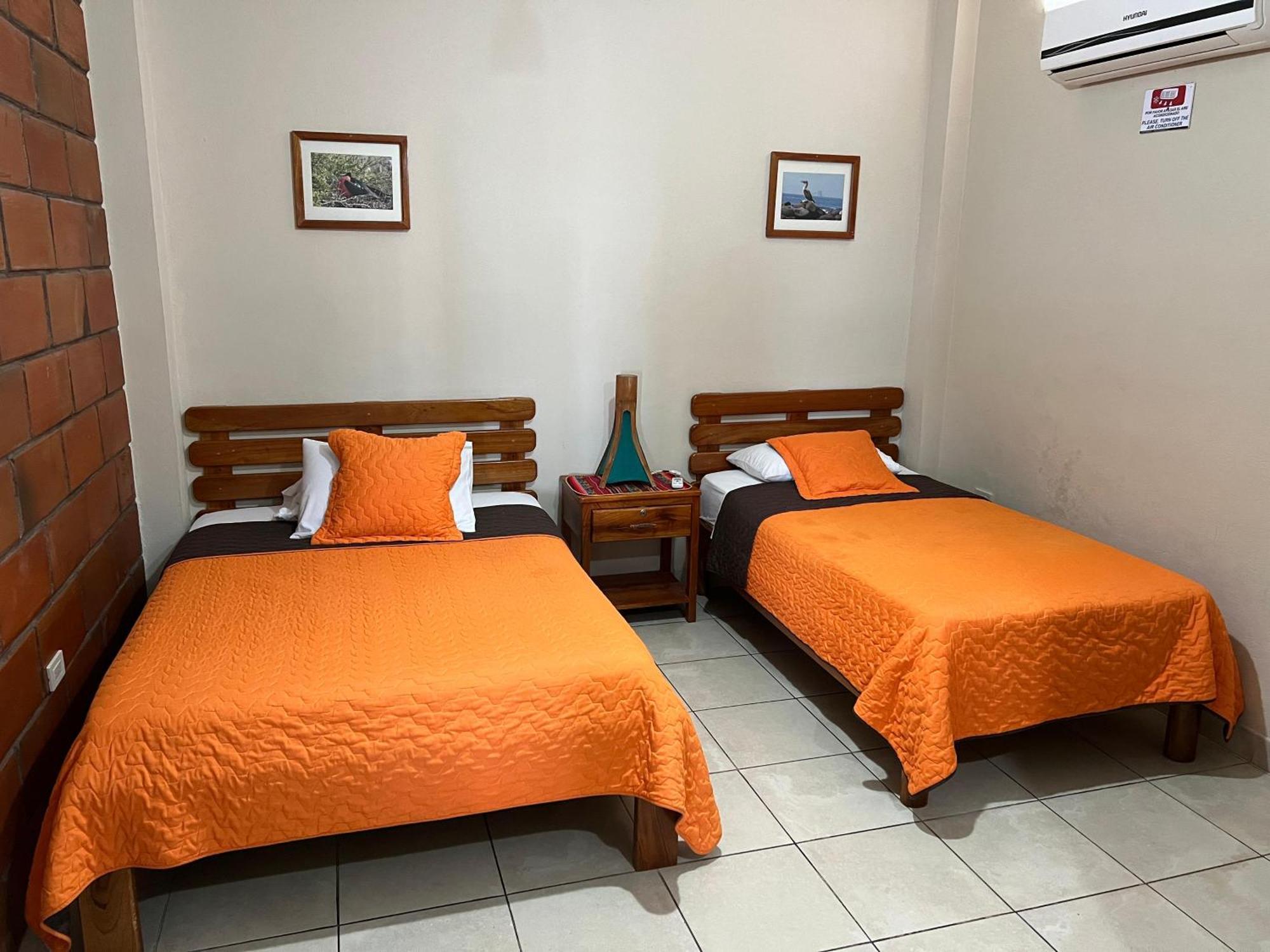 Hostal Cattleya Puerto Baquerizo Moreno Zimmer foto